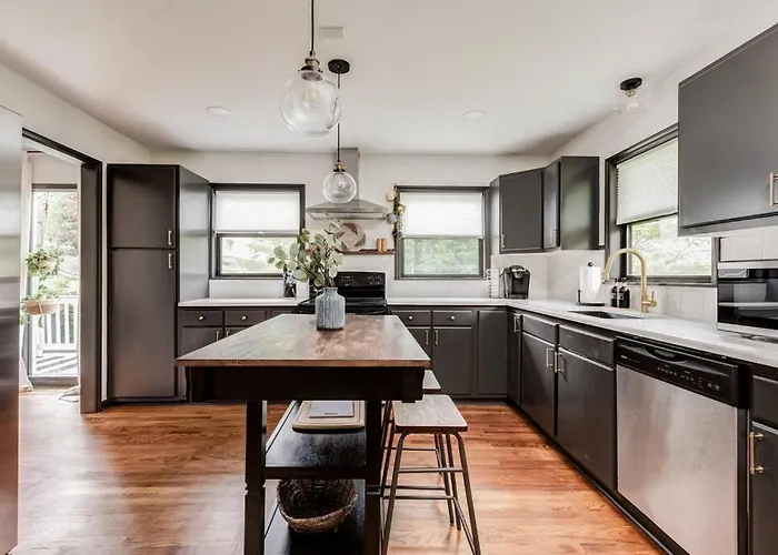 New - Modern Rustic Retreat Ardmore Chalet Winston-Salem